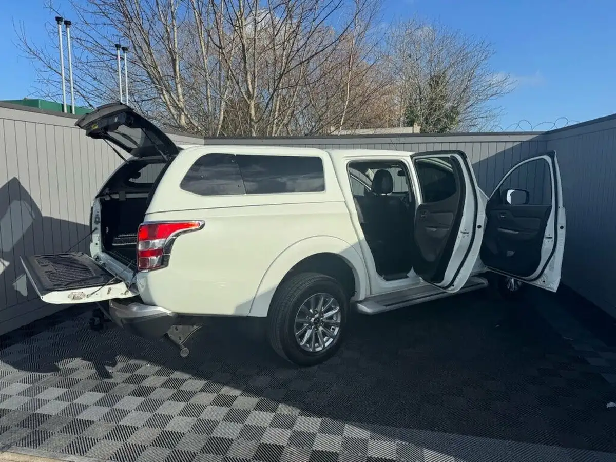 2017-mitsubishi-l200-24di-d-barbarian-178bhp-eu6-big-38