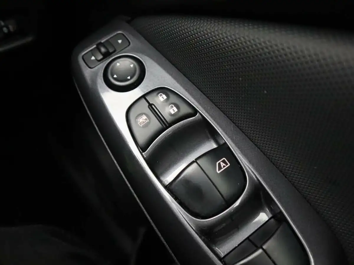 2022-nissan-juke-10-dig-t-acenta-big-35