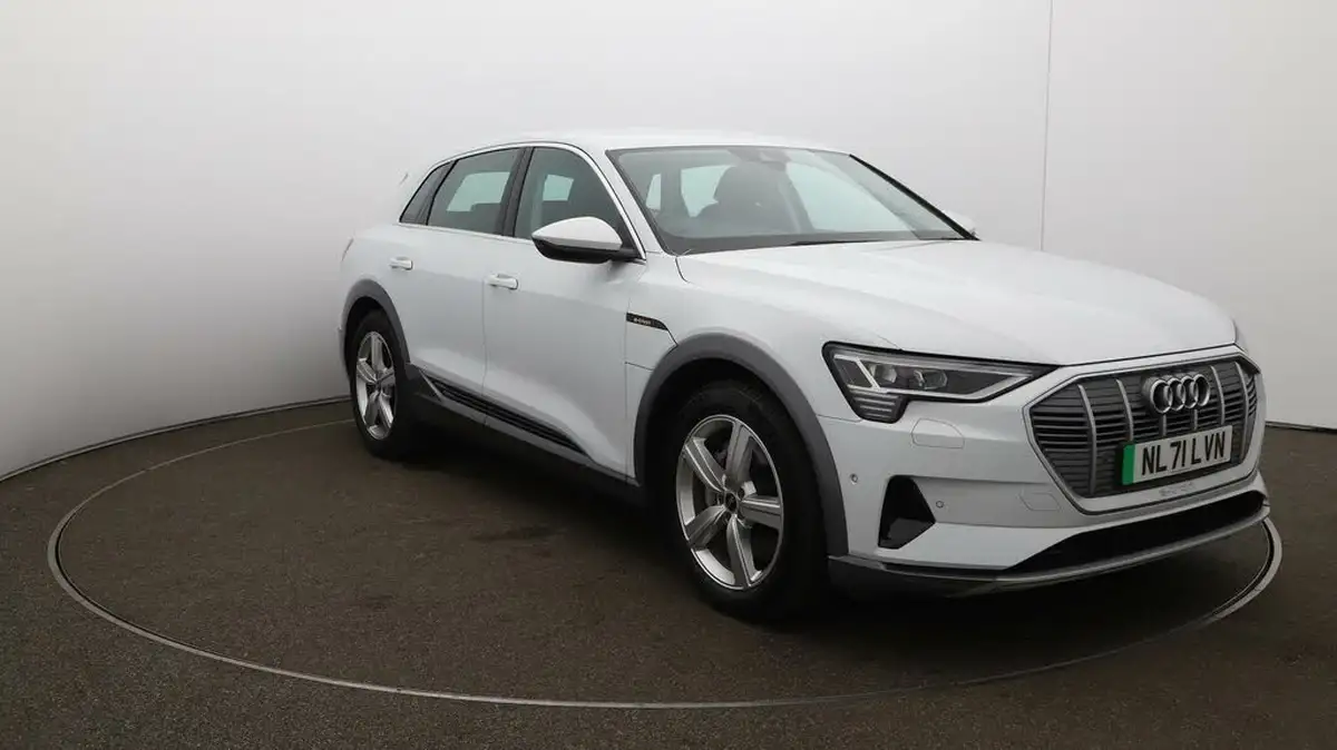 2021-audi-e-tron-50e-technik-station-wagon-big-43