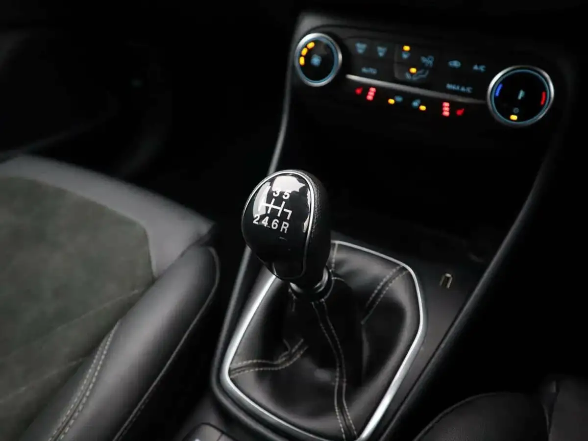 2023-ford-fiesta-10t-titanium-x-125ps-hybrid-mhev-big-17