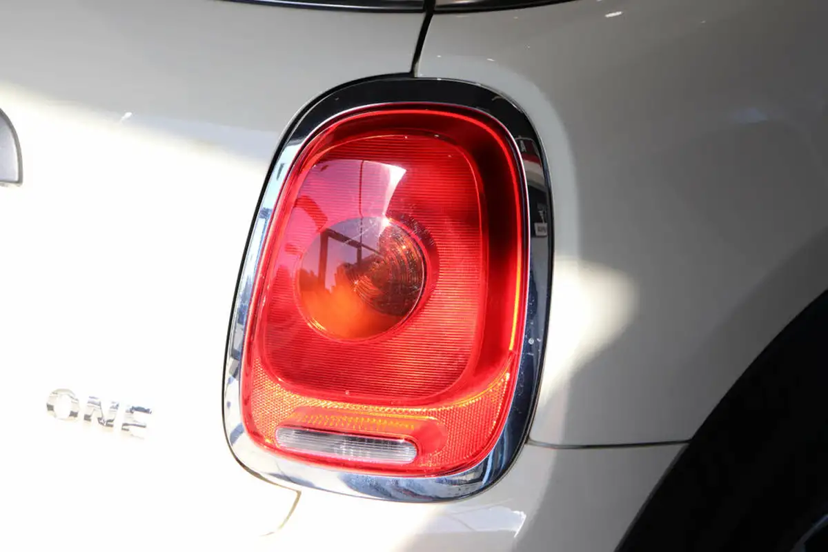2017-mini-cooper-12-one-3d-big-69