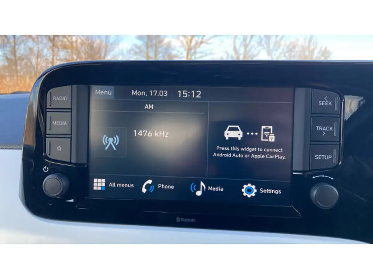 2022-hyundai-i10-12-premium-big-11