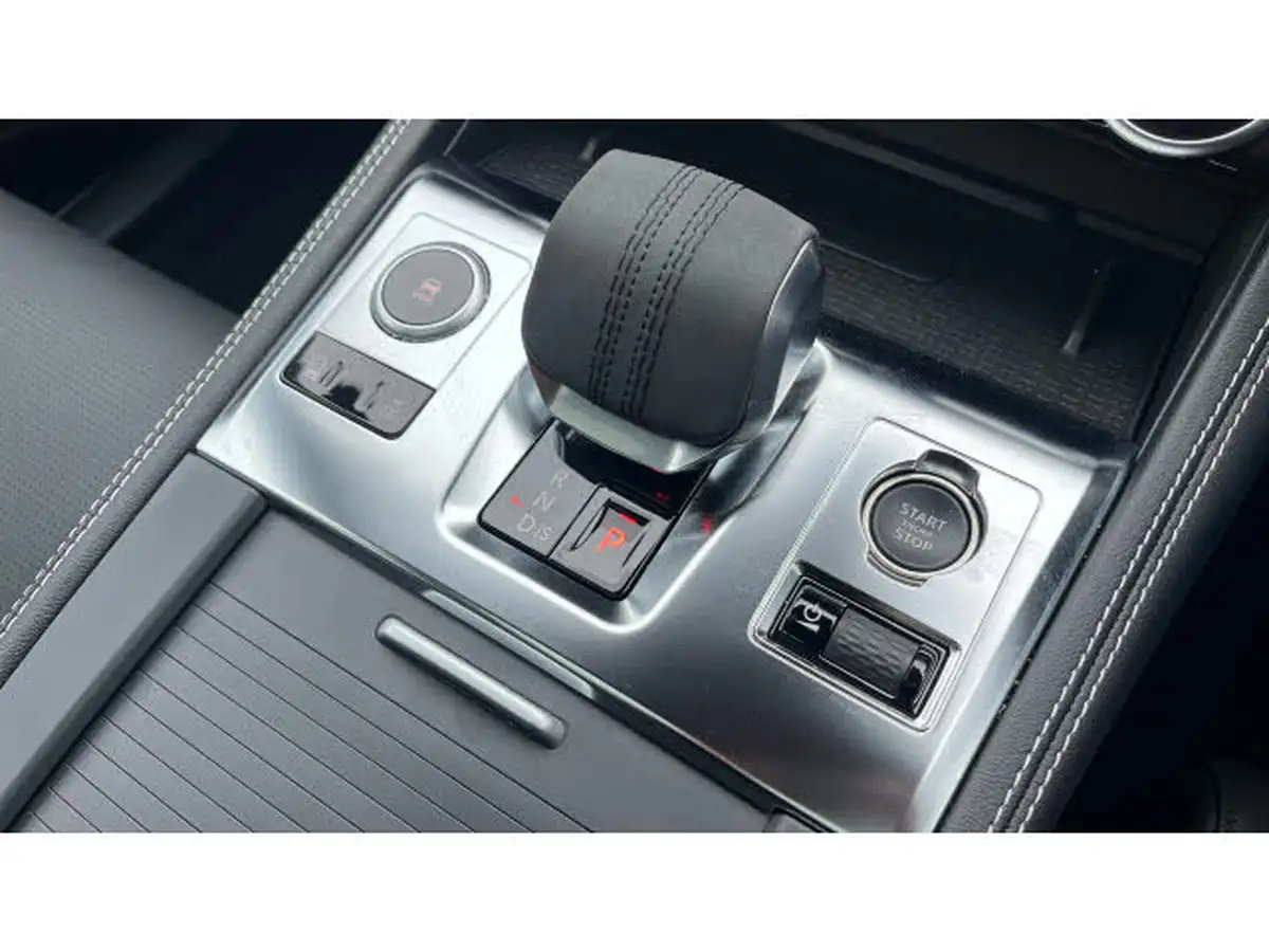 2024-jaguar-f-pace-20-d200-r-dynamic-hse-black-big-18