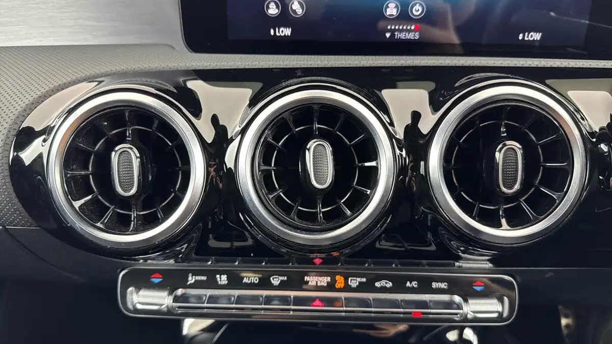 2022-mercedes-benz-cla-13-cla-180-amg-line-coupe-4d-big-18