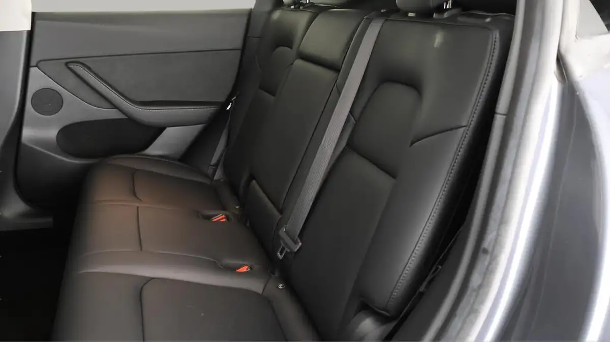2023-tesla-model-y-e-rwd-big-15