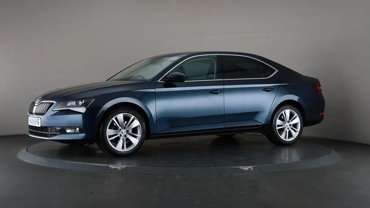 2019-skoda-superb-20tdi-se-l-executive-150ps-hatchback-big-41