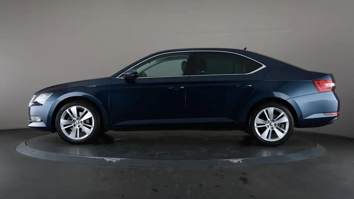 2019-skoda-superb-20tdi-se-l-executive-150ps-hatchback-big-37