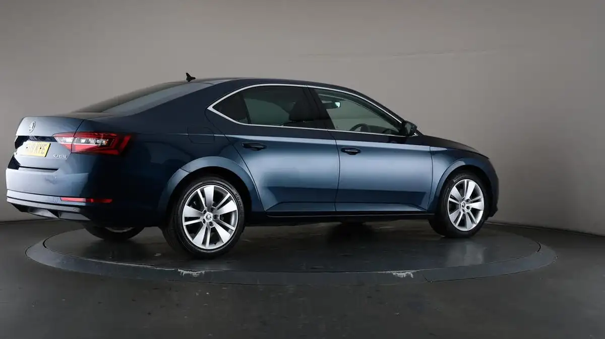 2019-skoda-superb-20tdi-se-l-executive-150ps-hatchback-big-65