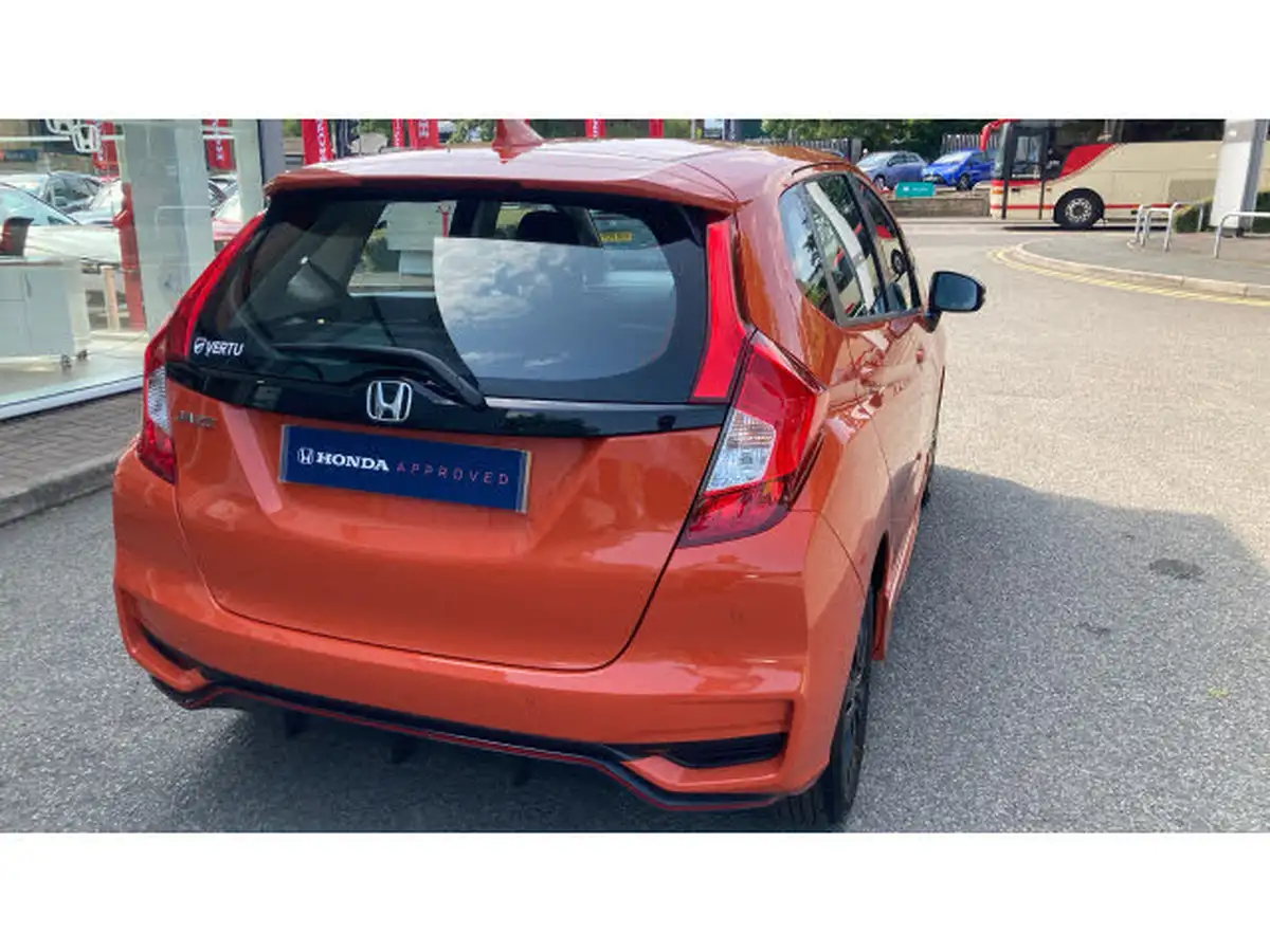 2019-honda-jazz-15-i-vtec-sport-navi-big-39