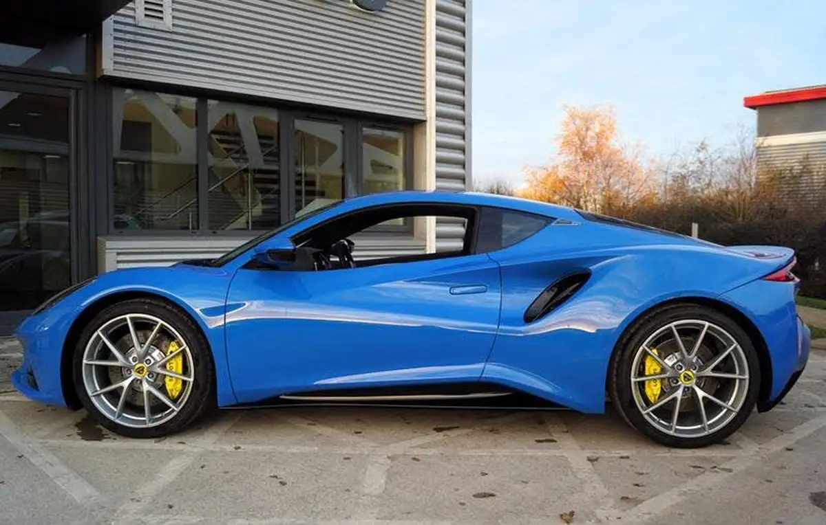 2025-lotus-emira-35-first-edition-v6-big-3