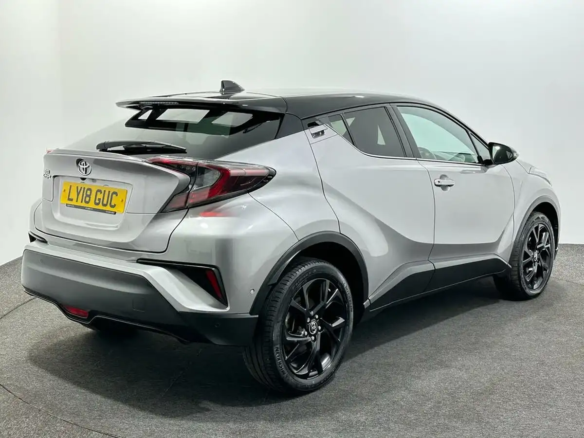 2018-toyota-c-hr-12-dynamic-big-7
