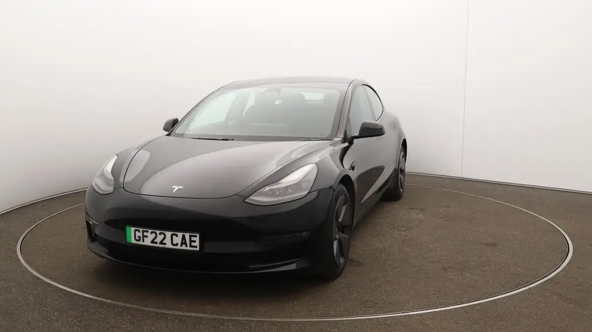 2022-tesla-model-3-e-long-range-big-15
