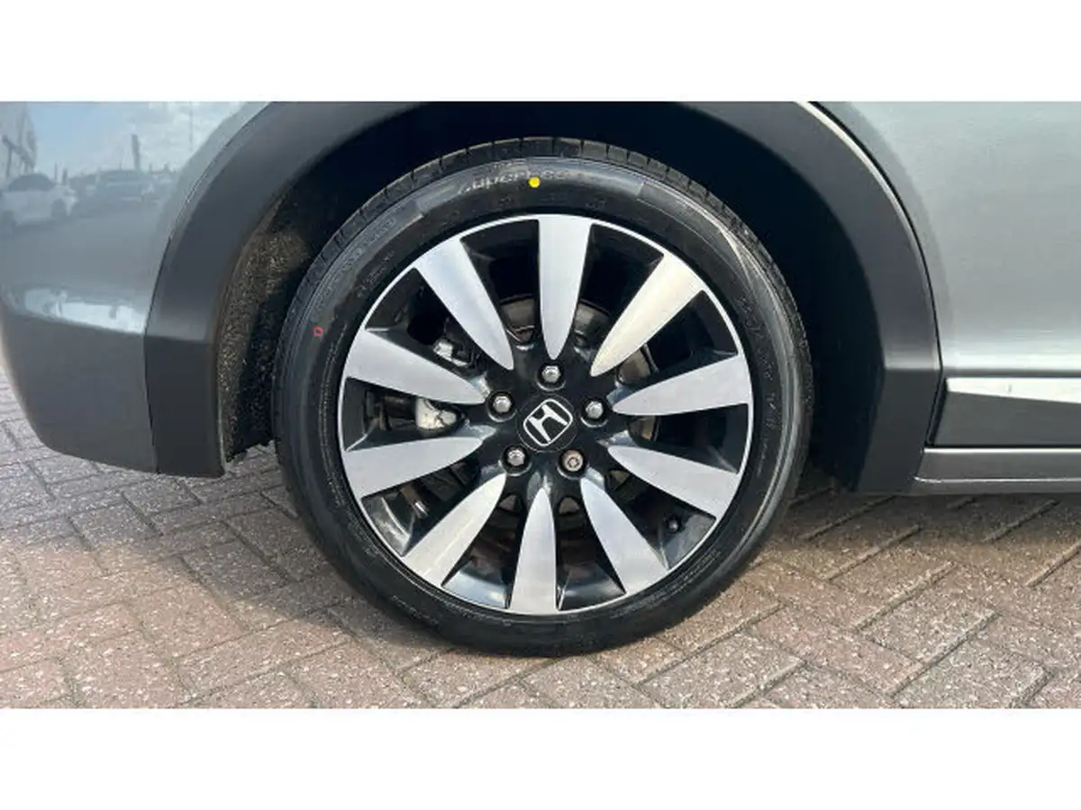 2015-honda-civic-18-se-plus-honda-connect-with-navi-hatchback-big-17
