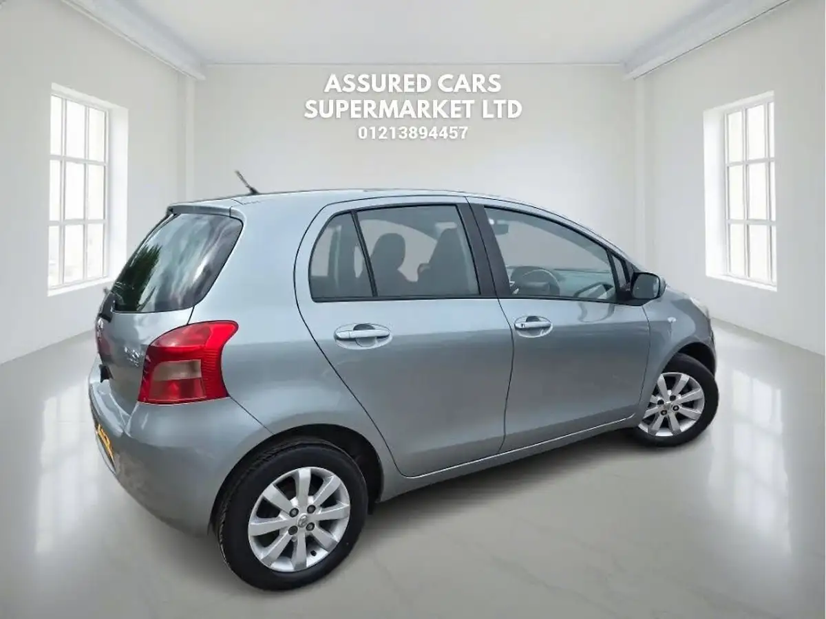 2007-toyota-yaris-13-zinc-5d-mmt-big-3