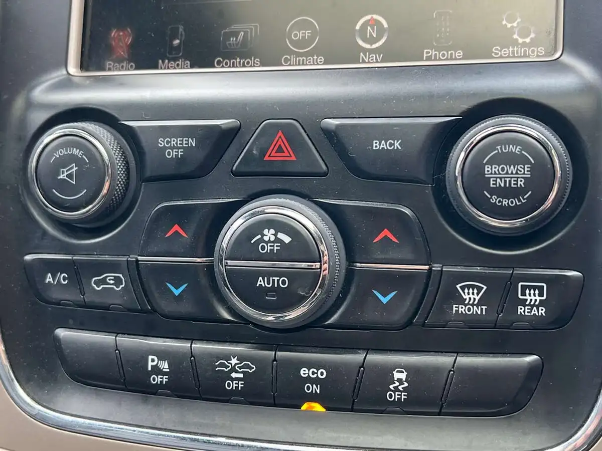 2016-jeep-grand-cherokee-30crd-summit-big-37
