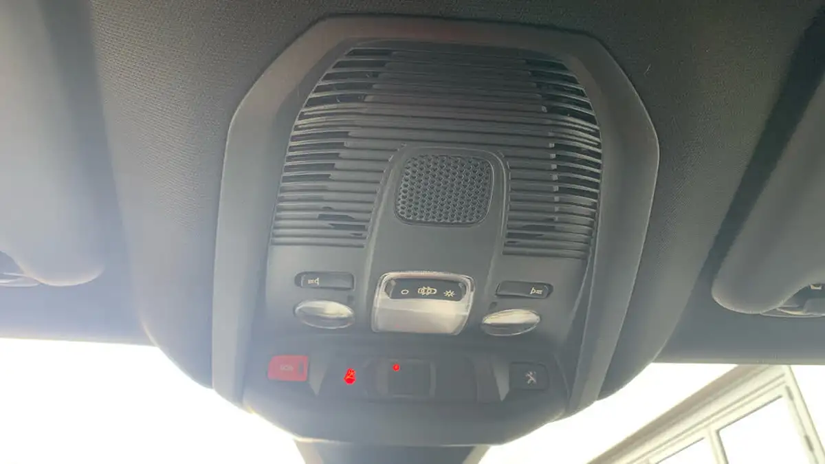 2021-peugeot-3008-suv-16-puretech-gt-225bhp-hybrid-e-eat8-big-38
