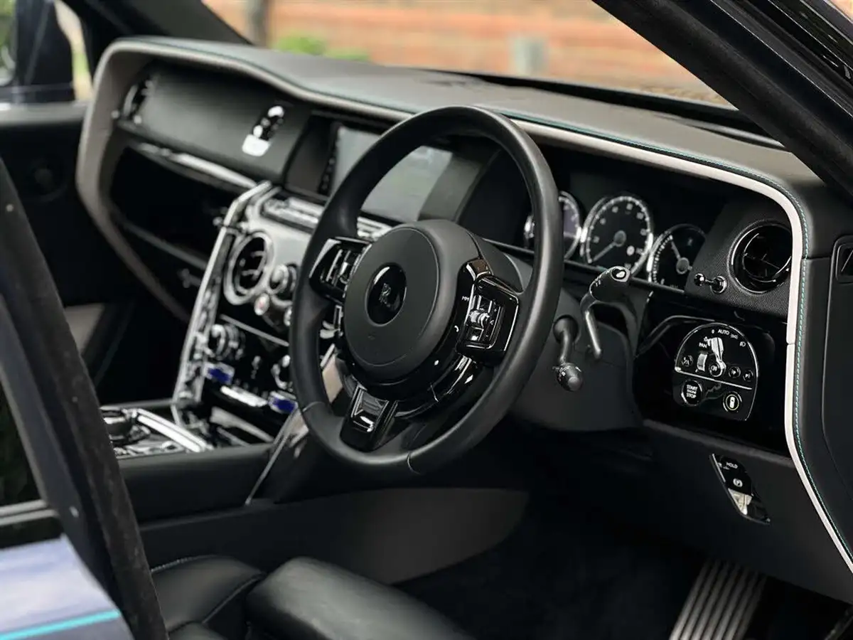 2022-rolls-royce-cullinan-675-big-12