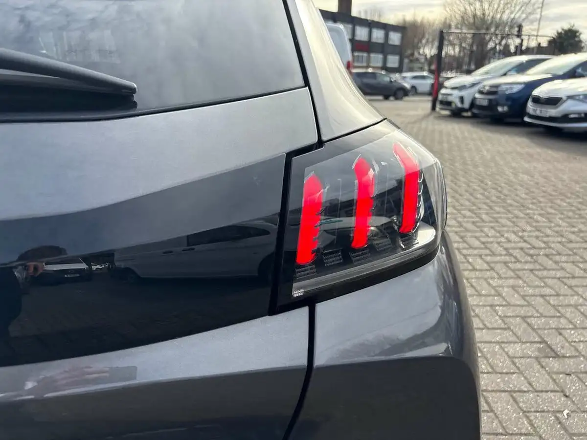 2020-peugeot-208-12-puretech-gt-line-100bhp-big-12