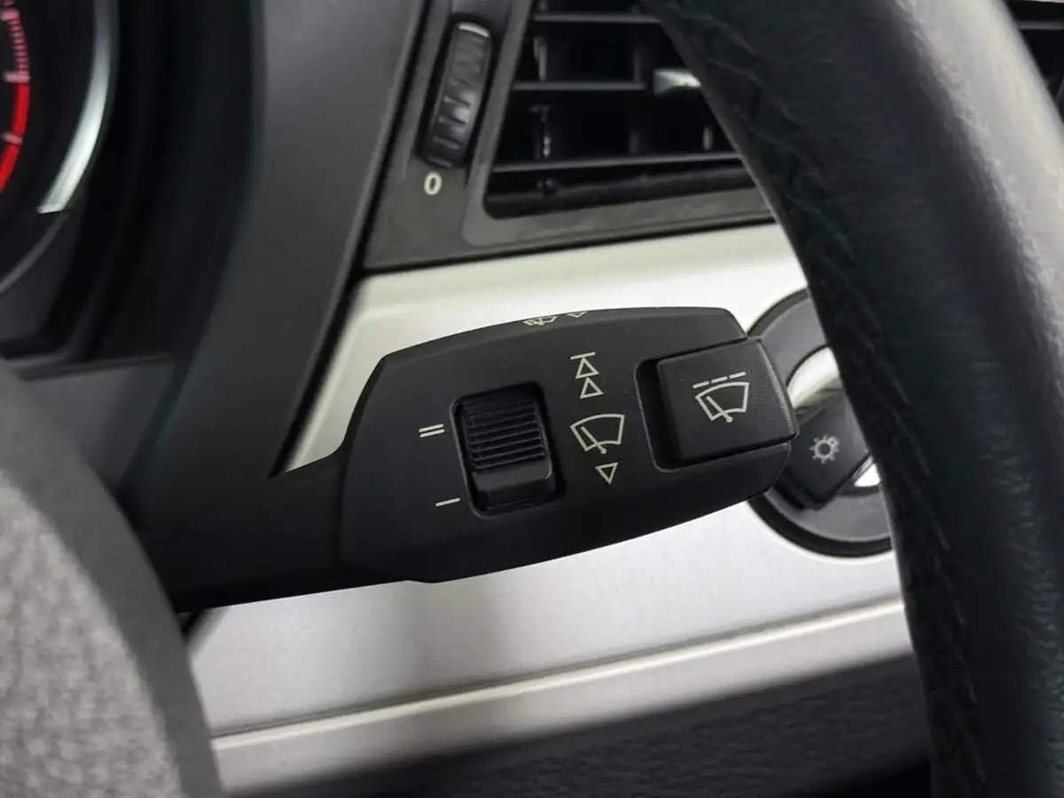 2016-bmw-z4-20-sdrive18i-ss-big-26