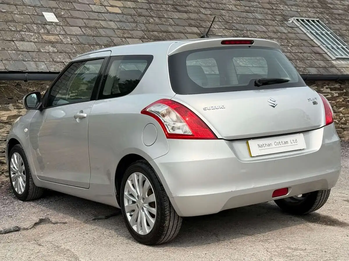 2011-suzuki-swift-12-sz3-3d-big-12