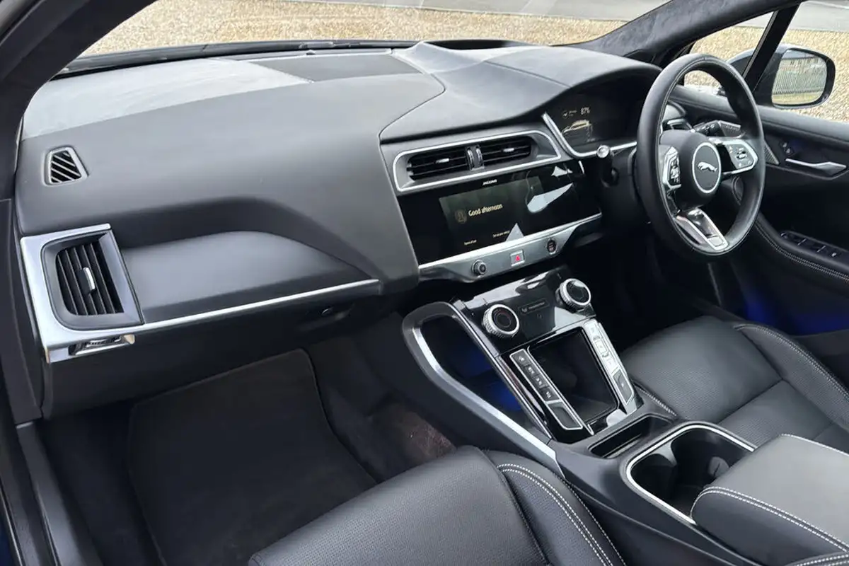 2024-jaguar-i-pace-ev400-r-dynamic-hse-black-big-10