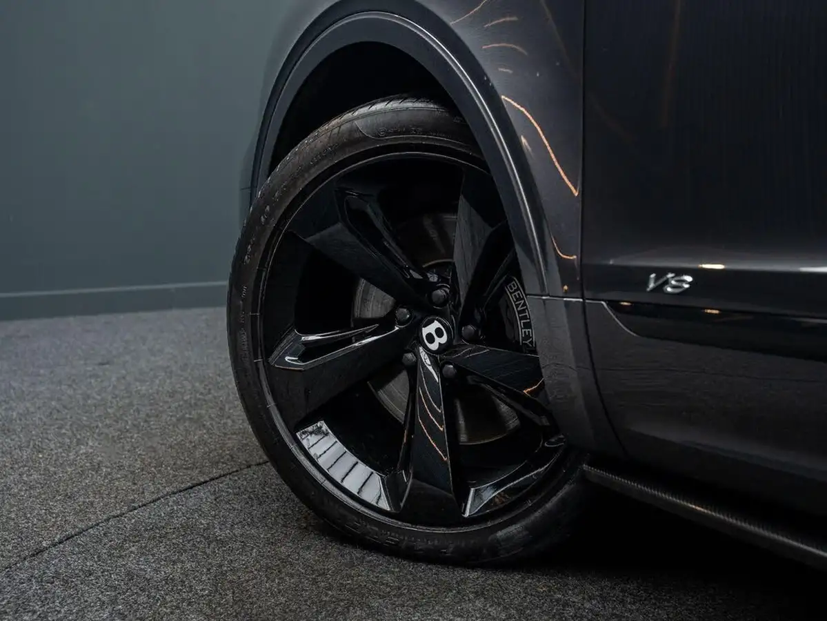 2019-bentley-bentayga-40-v8-big-10