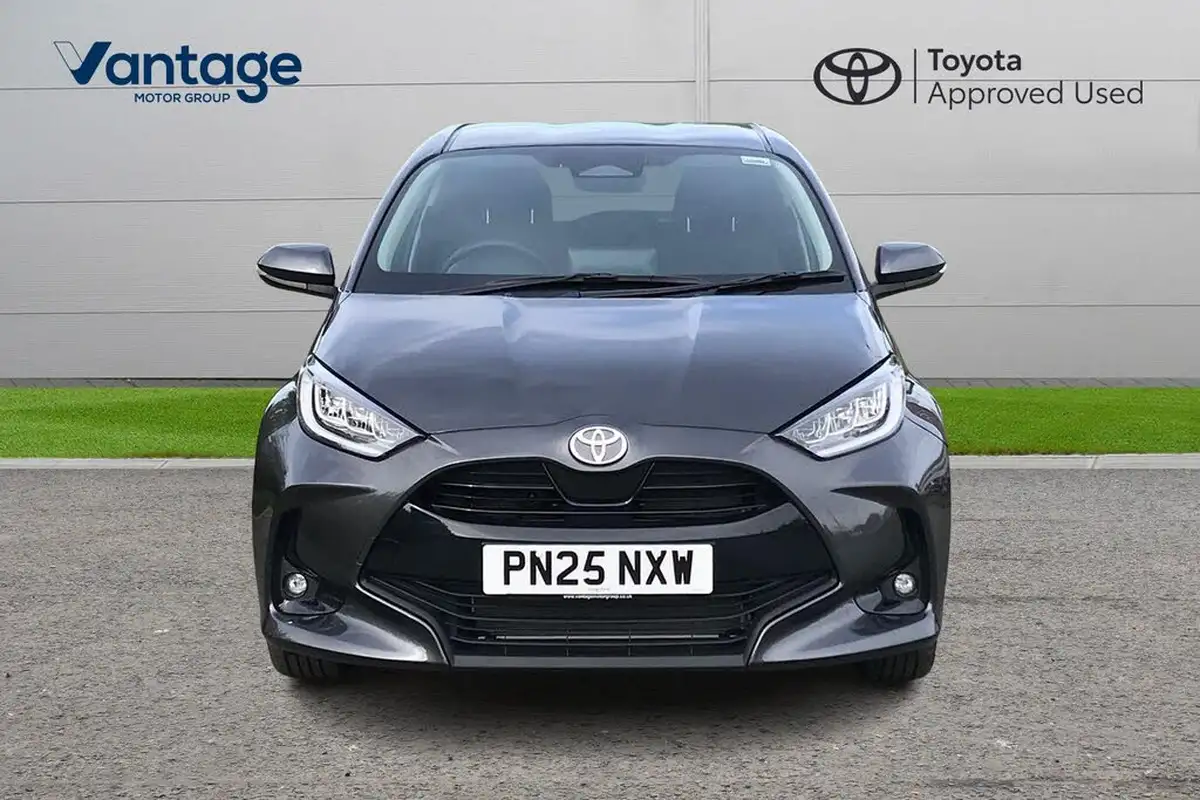 2025-toyota-yaris-15-vvt-i-design-panoramic-roofnavi-big-7