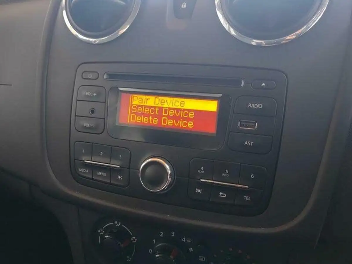 2016-dacia-sandero-12-ambiance-big-29
