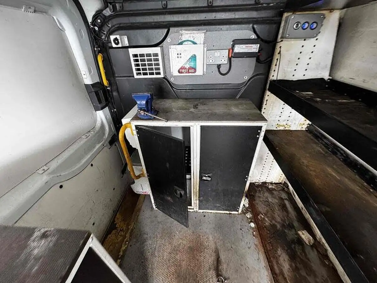 2018-ford-transit-20tdci-350-l2h3-170pseu6-rwd-panel-van-big-13