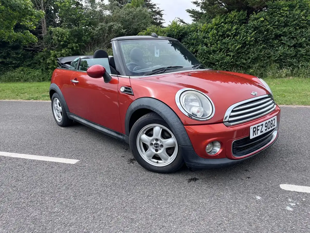 2011-mini-cooper-16-one-98bhp-convertible-2d-big-1