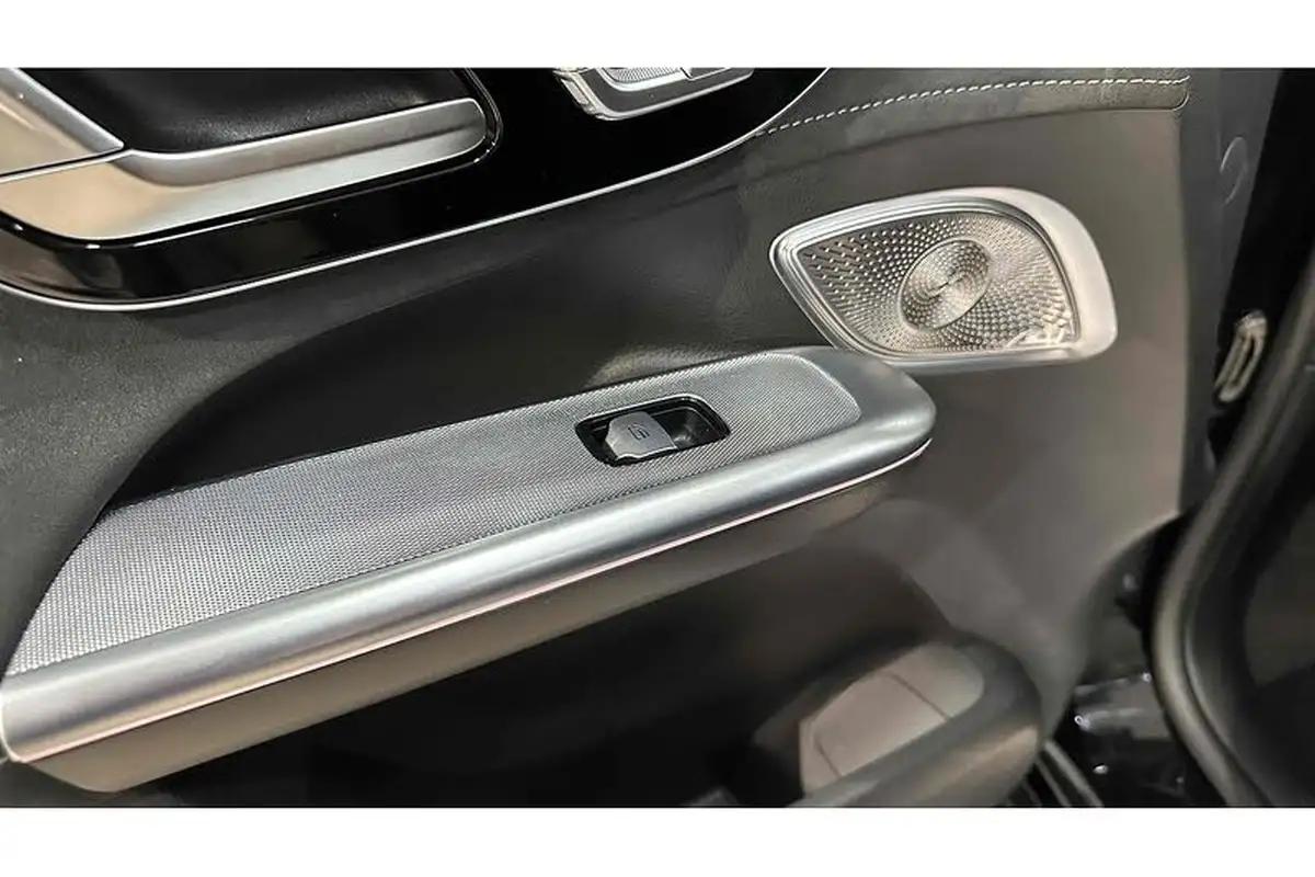 2023-mercedes-benz-eqe-e-eqe-53-amg-night-edition-suv-5d-big-46