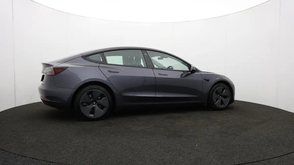 2021-tesla-model-3-e-long-range-awd-big-31