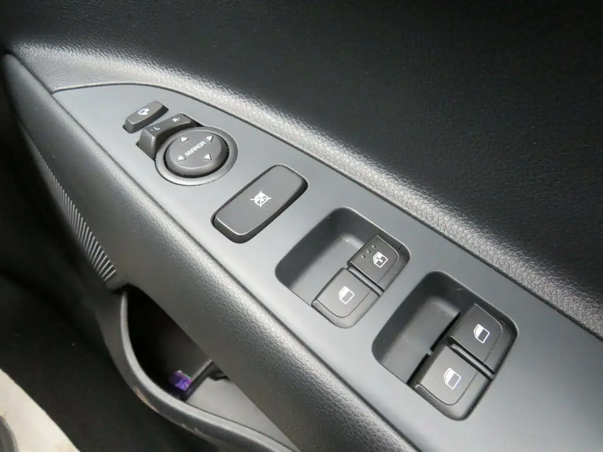 2024-kia-stonic-10-t-gdi-3-98bhp-dct-big-22