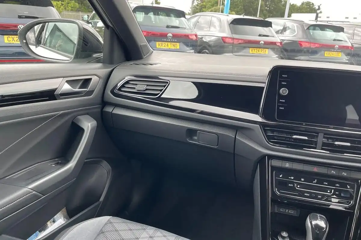 2025-volkswagen-t-roc-20tdi-r-line-4motion-big-13