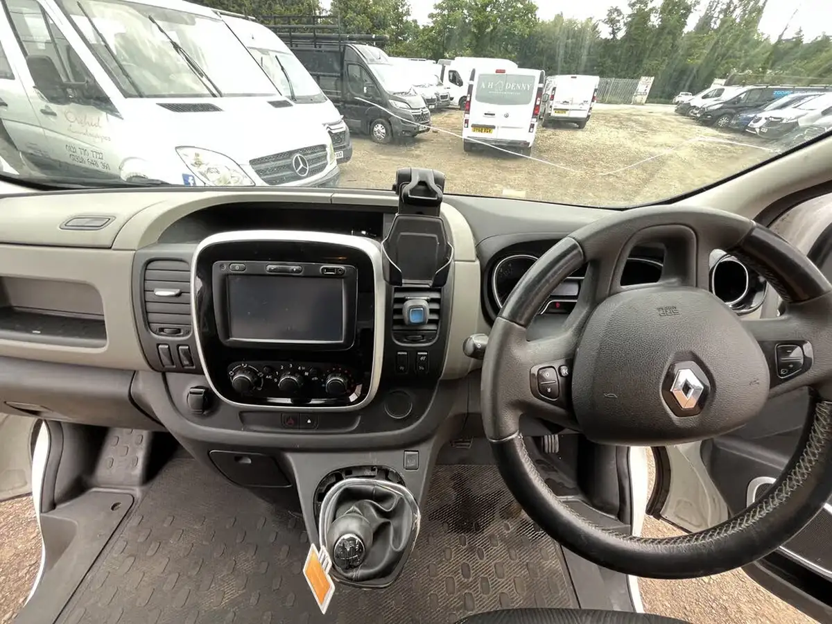 2018-renault-trafic-16dci-sl27-125-sport-nav-energy-125-e6-panel-van-big-15