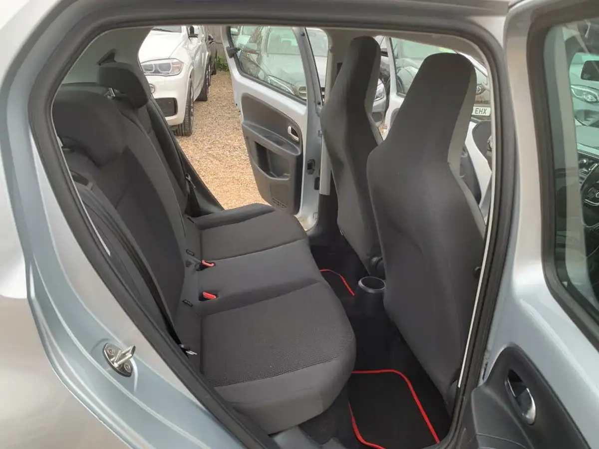 2014-volkswagen-up-10-high-up-5d-asg-big-36
