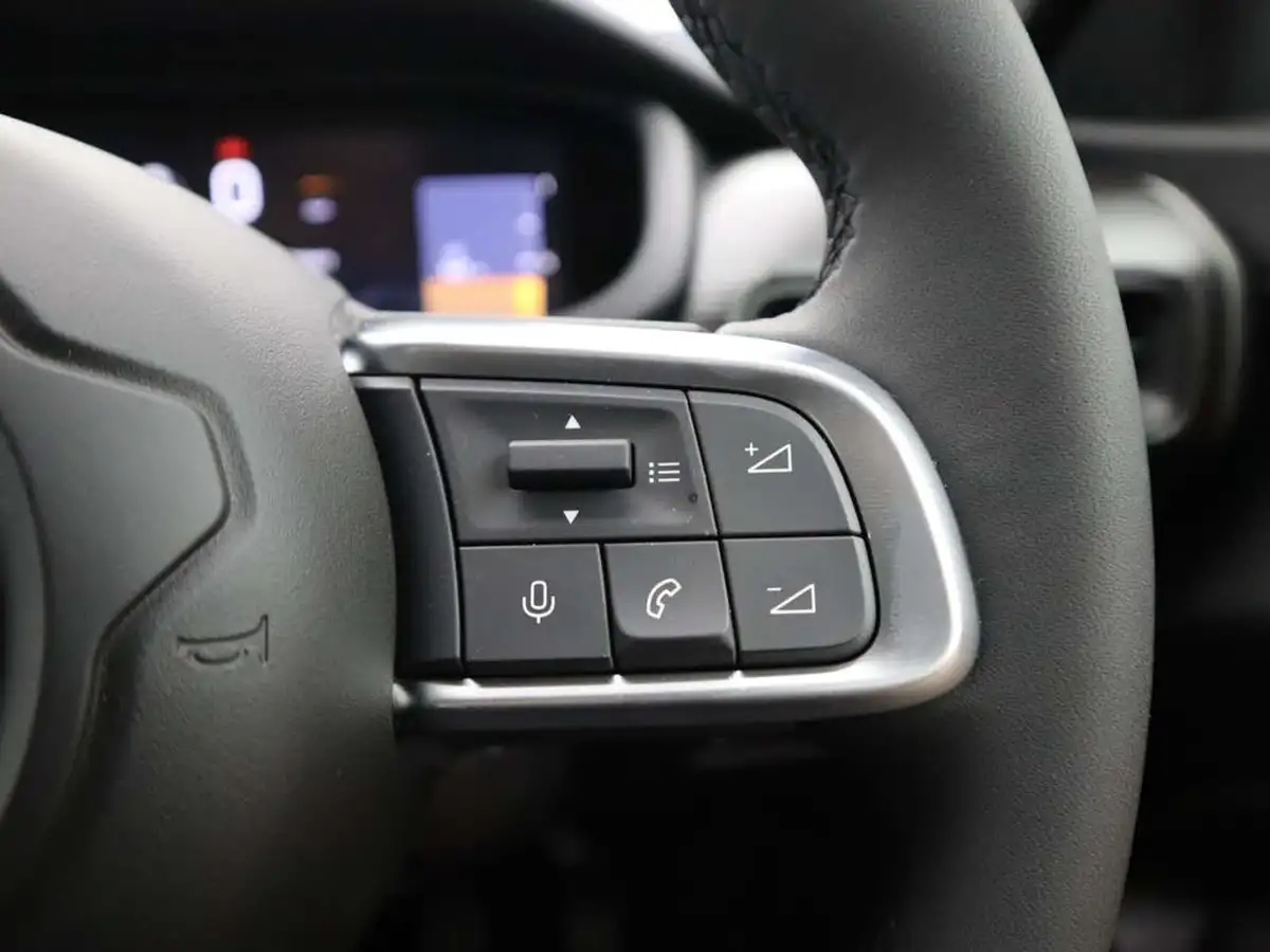 2025-jeep-avenger-12-gse-altitude-big-32