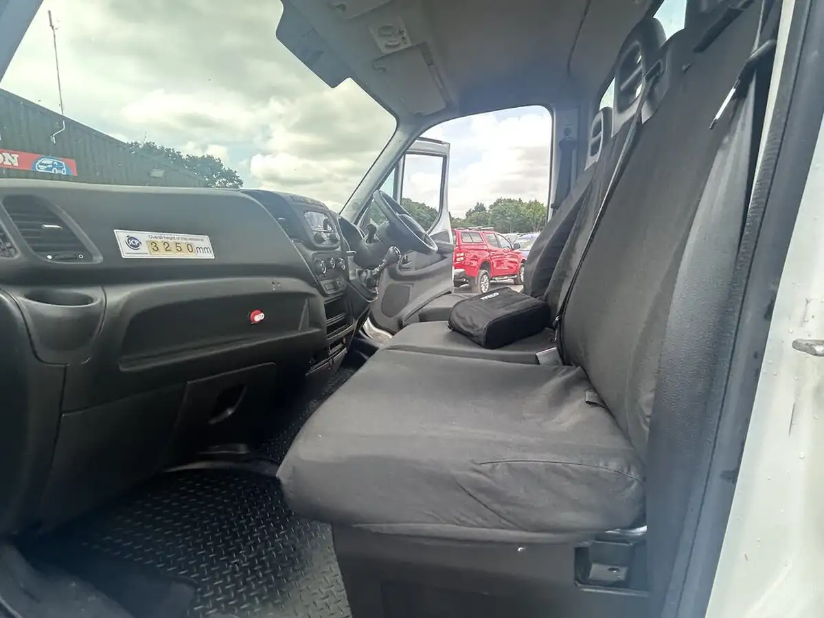2019-iveco-daily-s-class-23td-35s14-3450-eu6-chassis-cab-hi-matic-big-4