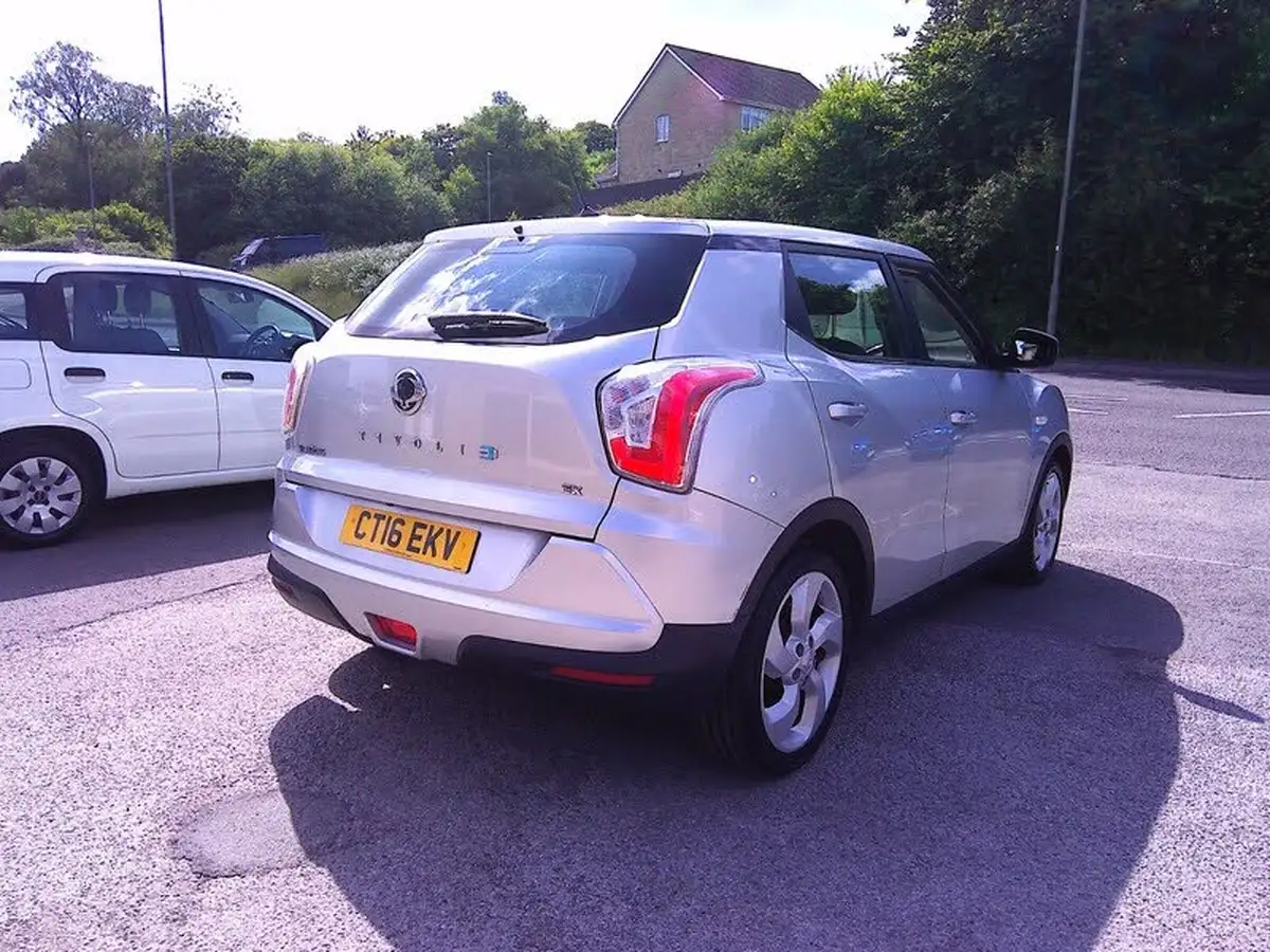 2016-kgm-ssangyong-tivoli-16td-ex-big-8