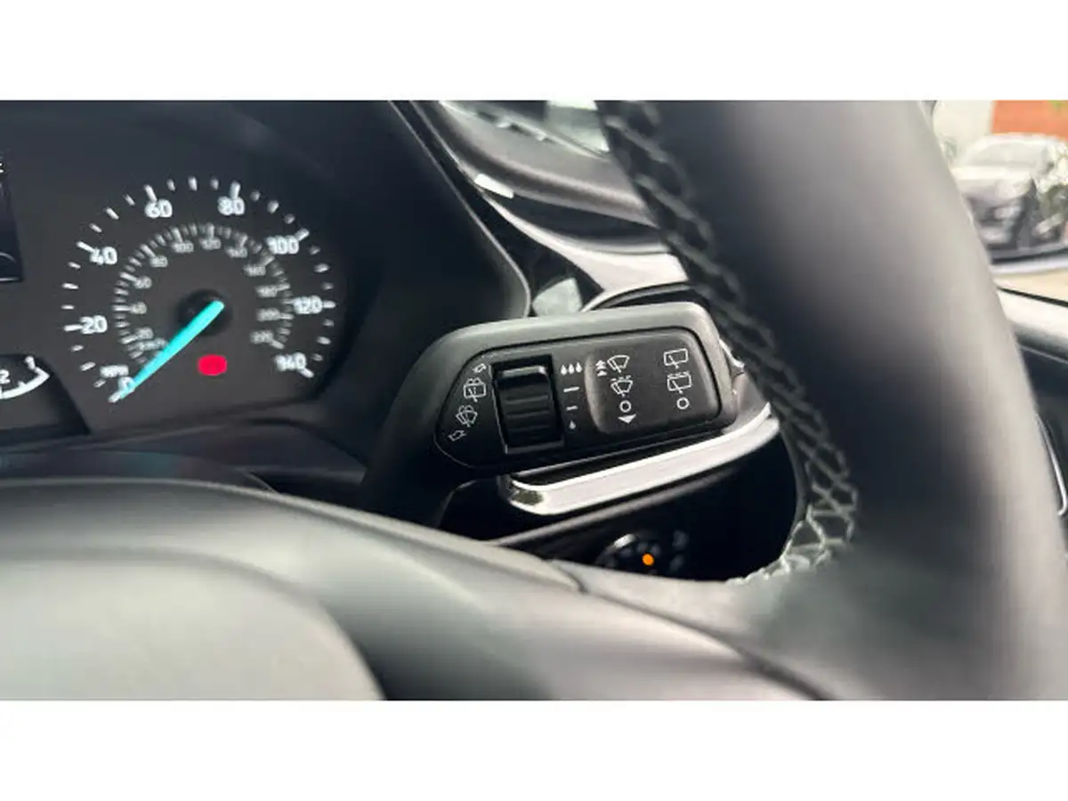 2023-ford-fiesta-10t-titanium-100ps-big-32