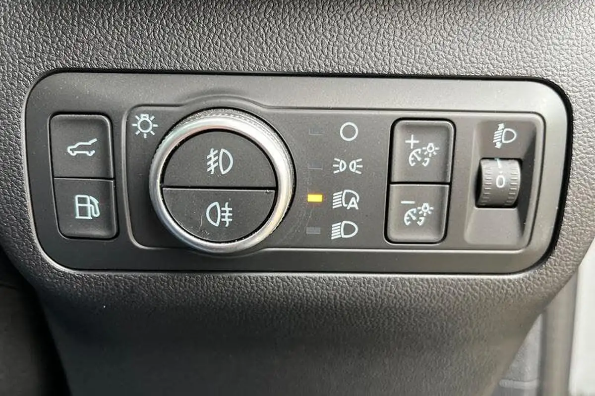 2023-ford-kuga-big-37