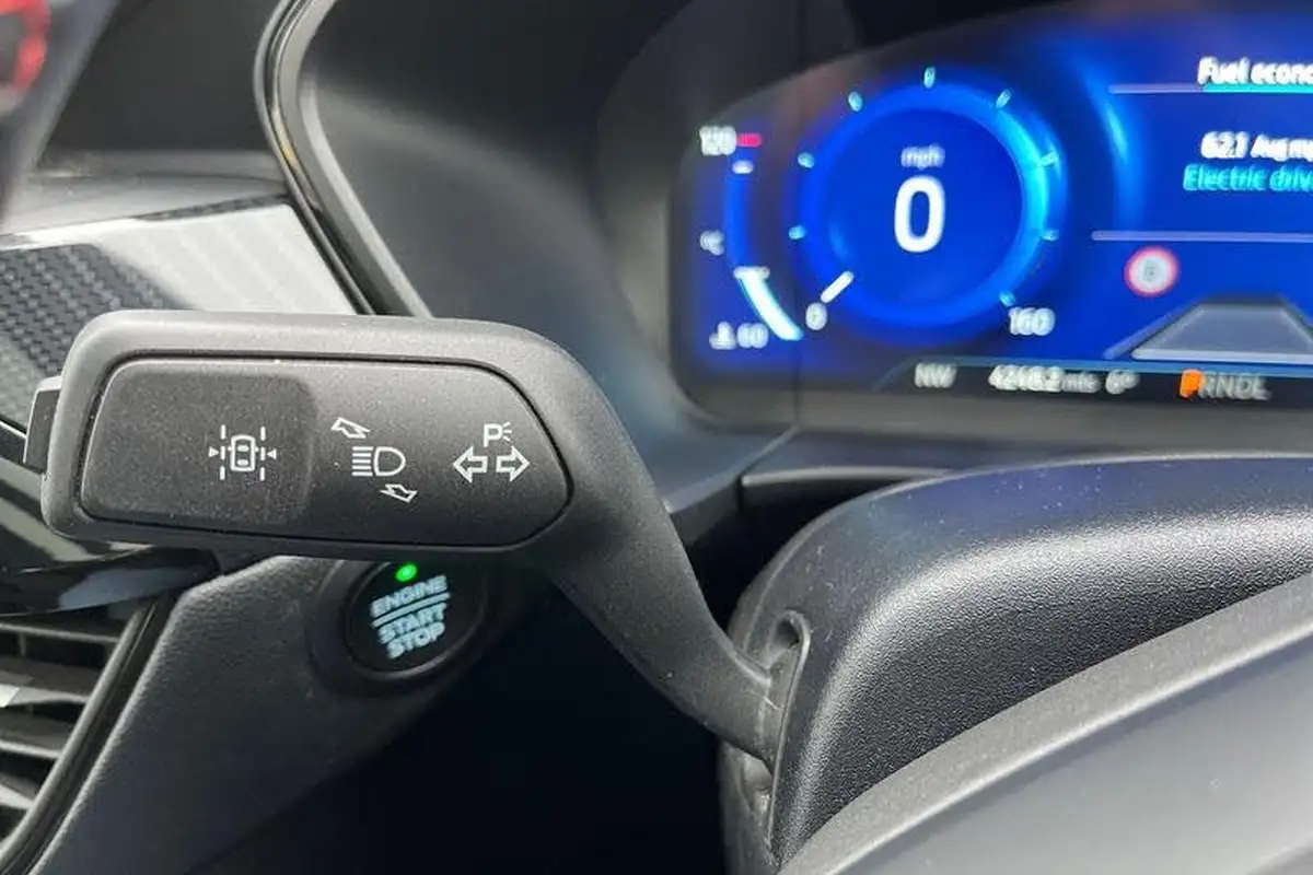 2023-ford-kuga-big-13