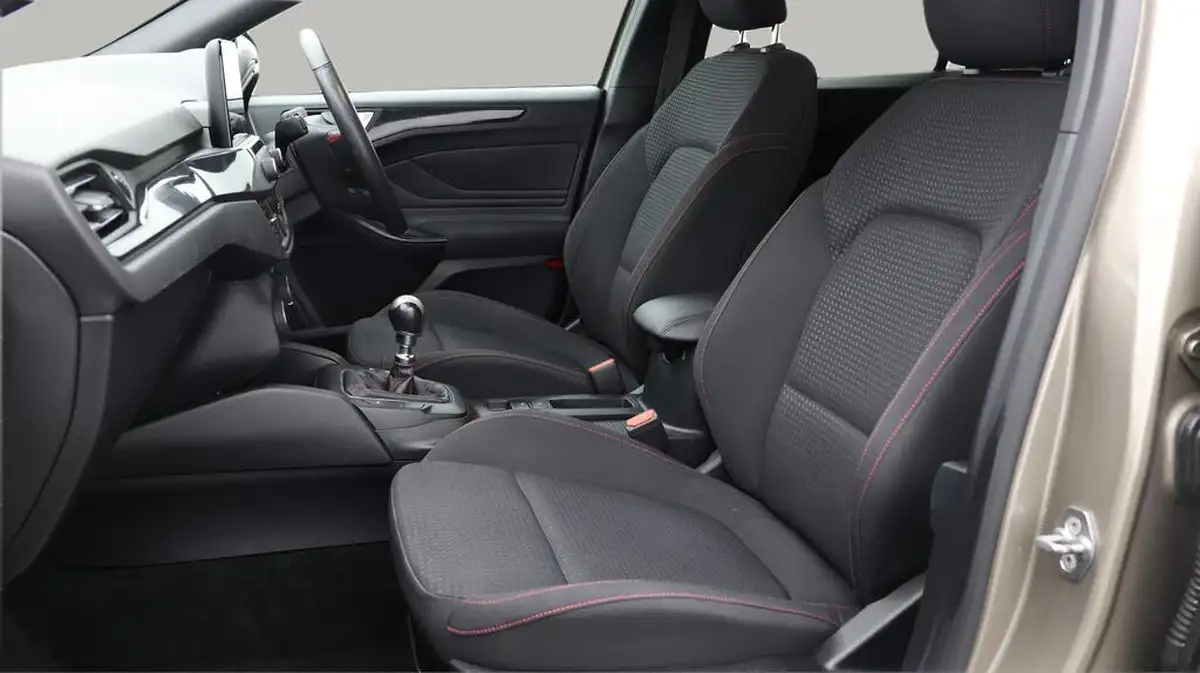 2019-ford-focus-15-st-line-ss-hatchback-big-14
