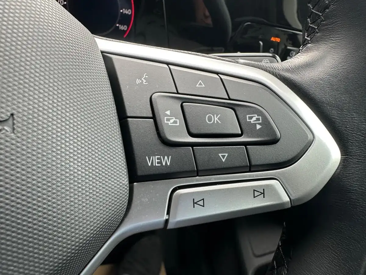 2023-volkswagen-golf-15-tsi-life-130ps-hatchback-big-28