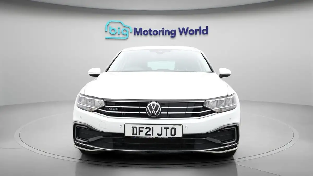 2021-volkswagen-passat-14-tsi-gte-estate-5d-big-2