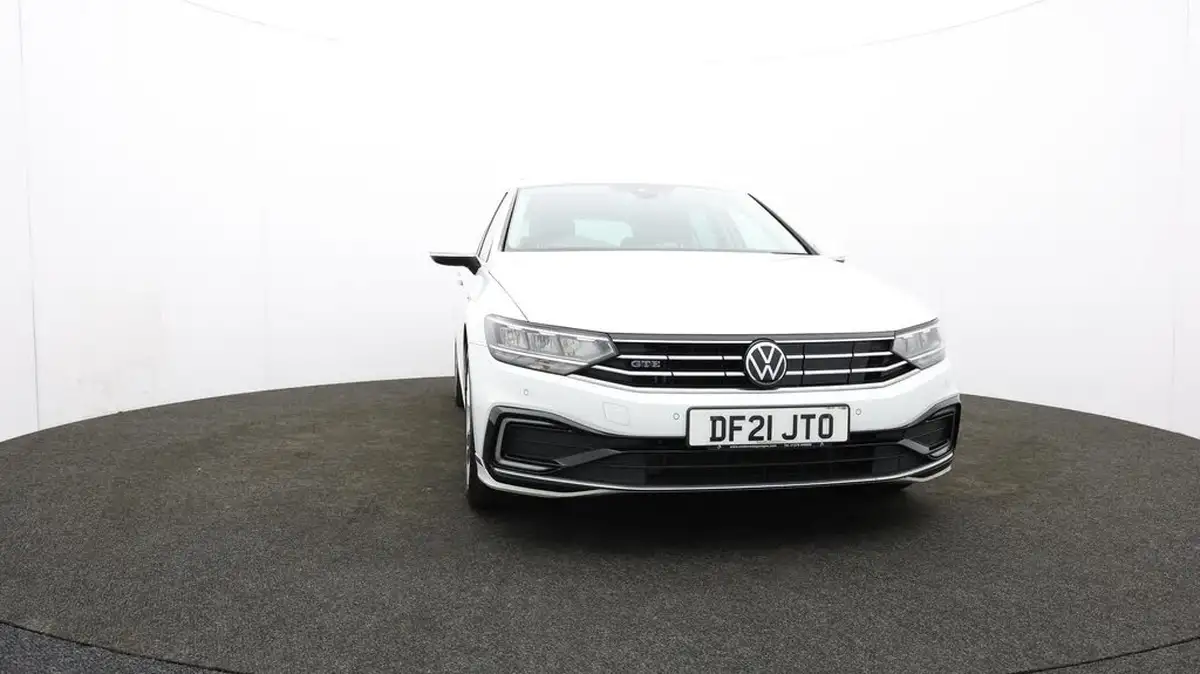 2021-volkswagen-passat-14-tsi-gte-estate-5d-big-54