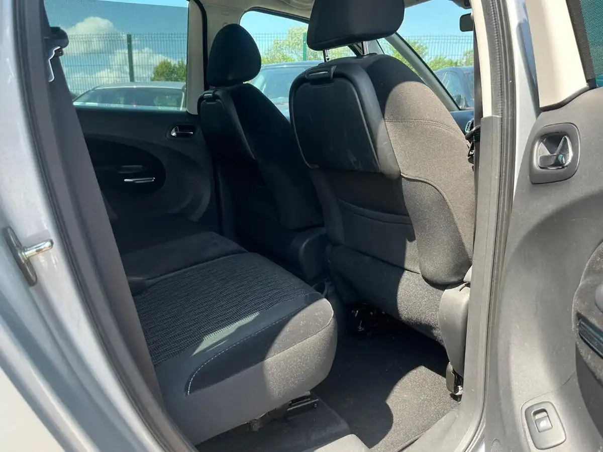 2011-citroen-c3-picasso-16td-exclusive-8v-90pseuro-v-big-16