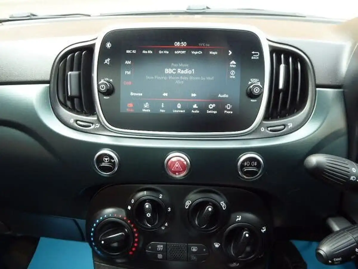 2020-fiat-500-12-rock-star-big-16