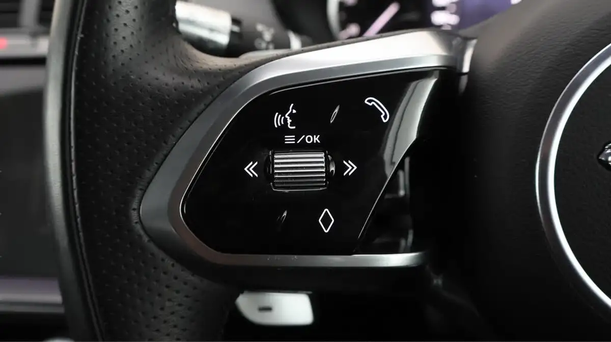 2021-jaguar-e-pace-20-d200-r-dynamic-s-big-23