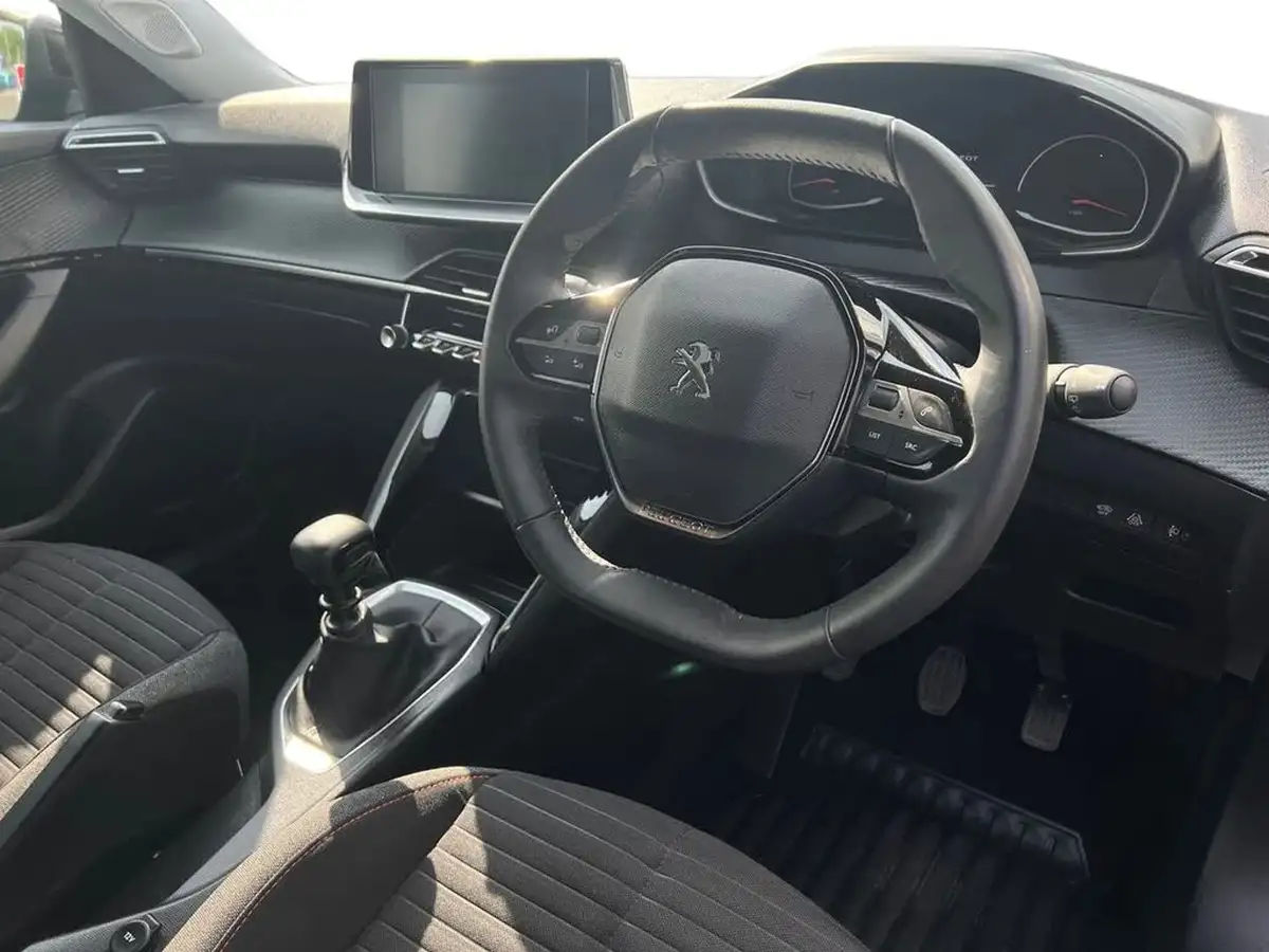 2022-peugeot-2008-suv-12-puretech-active-premium-big-8